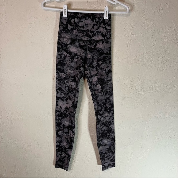 LULULEMON Align Pant II 28” in Floral Illusion Ice Grey Multi - Picture 4 of 10